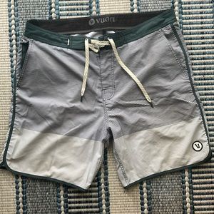 Men’s Vuori Swim Suit. Size 34/ L